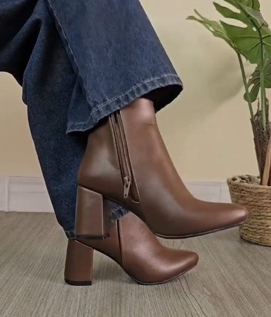 Minimalist Cowhide High-Heel Boots